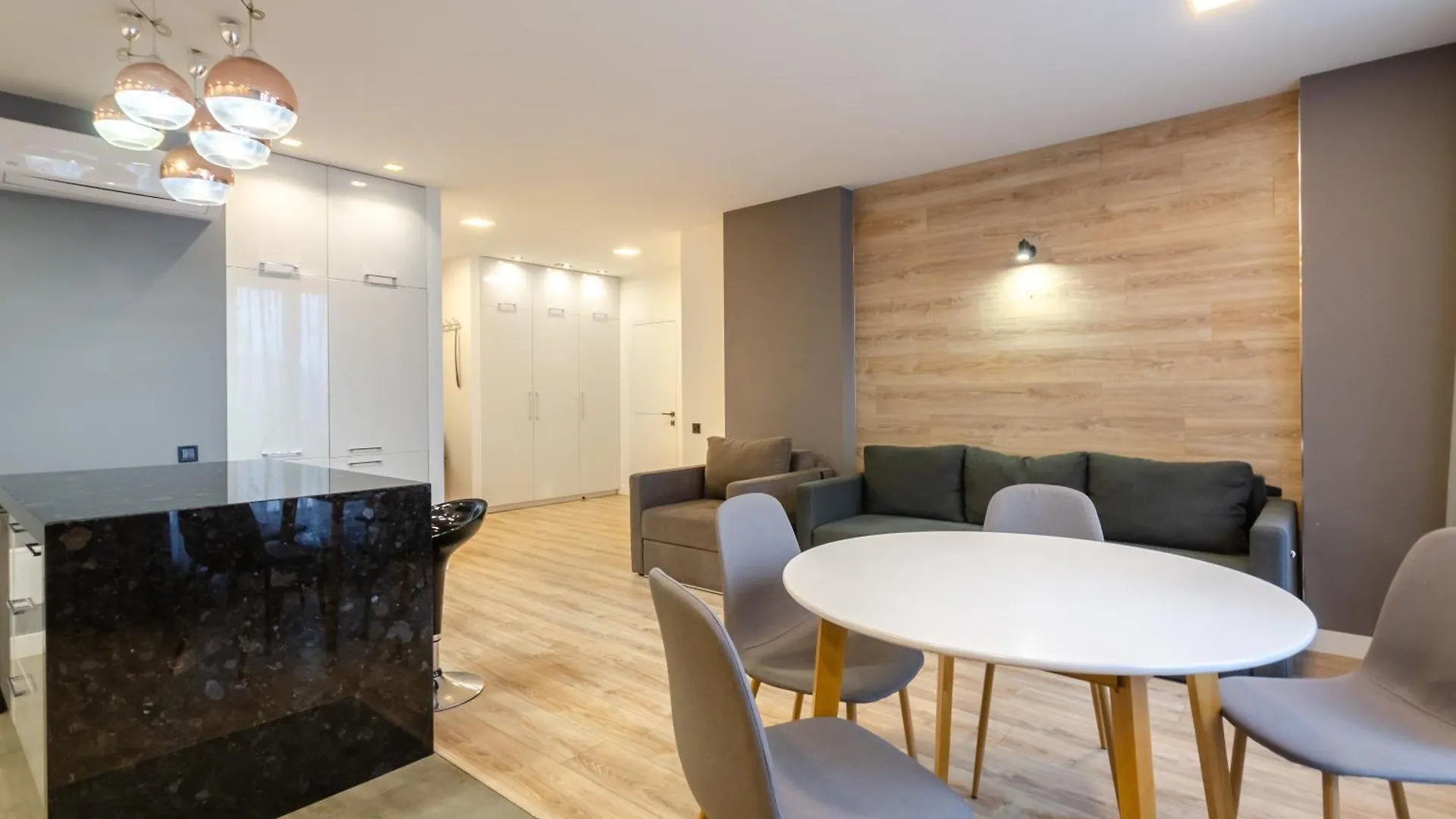Petrovdom Apartments 20-216 In Rc New York Concept House, Antonovycha 74 Kijev 0*,  Ukrajna