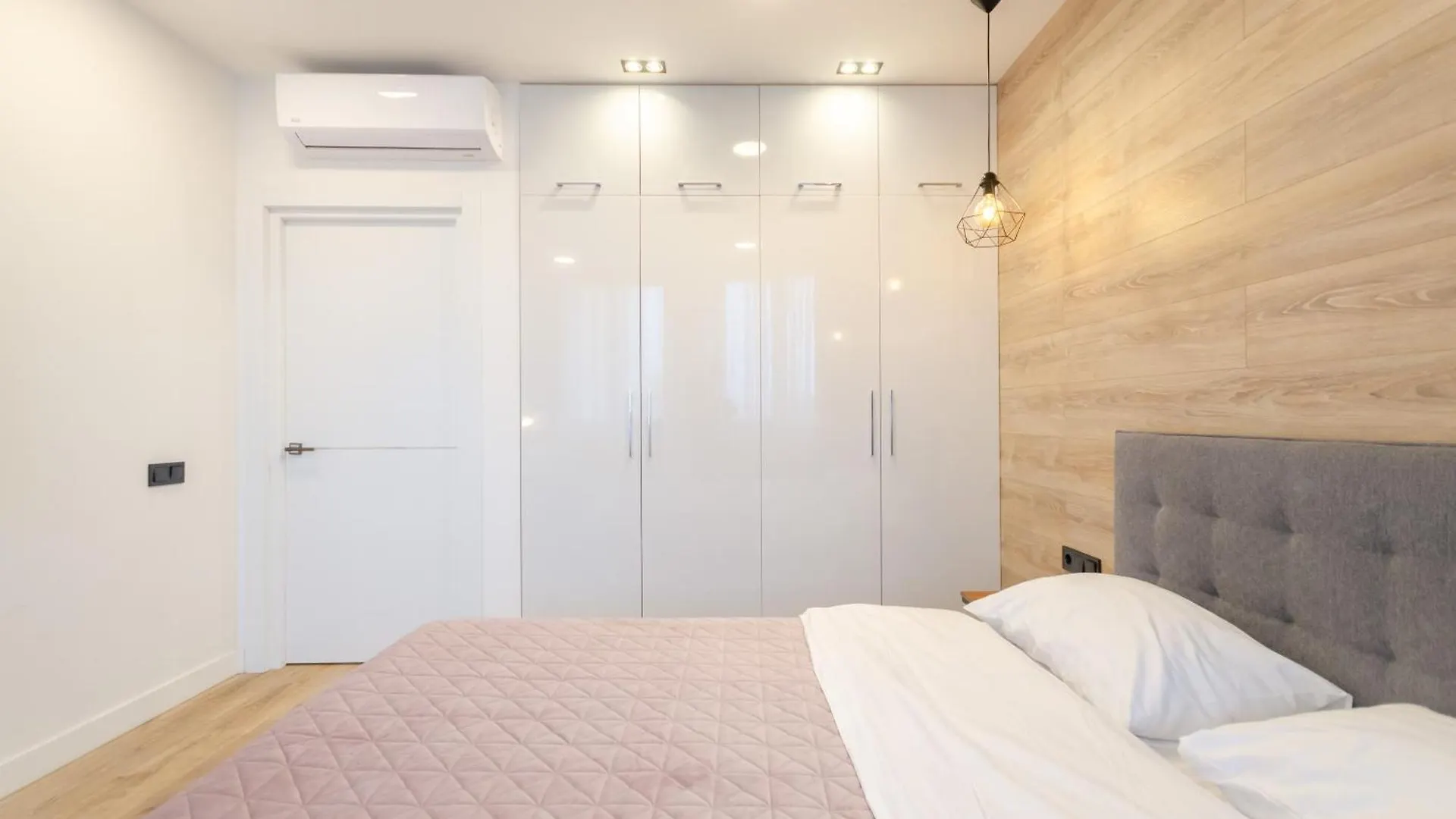 Petrovdom Apartments 20-216 In Rc New York Concept House, Antonovycha 74 Kyiv Ukraine